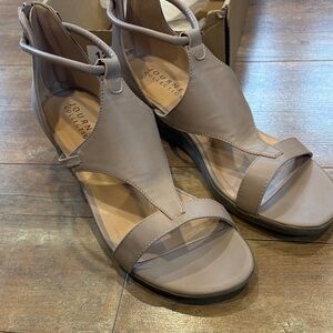 Journee Collection Women's Taupe Sandals